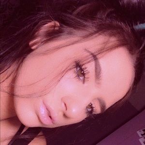 Meet your Posher, Alicia